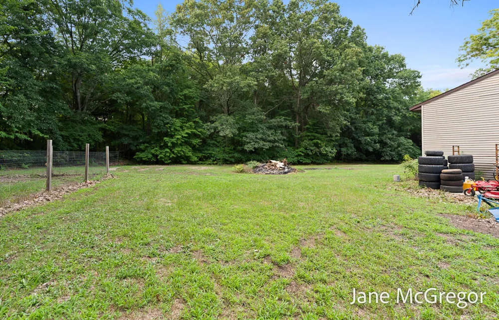 13727 Cleveland Street Nunica, MI 49448