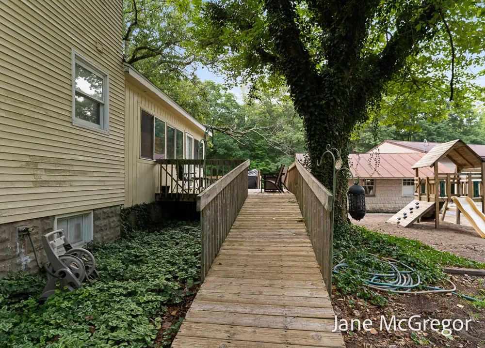 13727 Cleveland Street Nunica, MI 49448