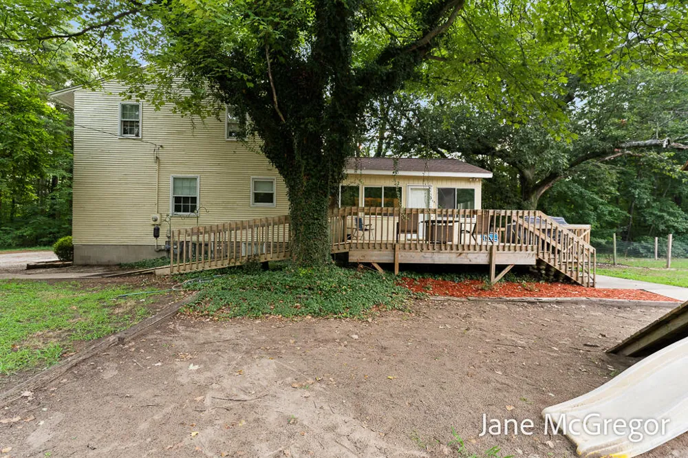 13727 Cleveland Street Nunica, MI 49448