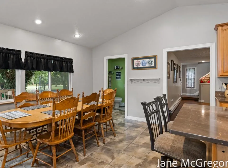 13727 Cleveland Street Nunica, MI 49448