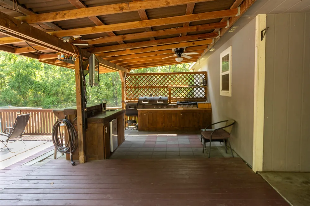712 S Cherokee Street Locust Grove, OK 74352