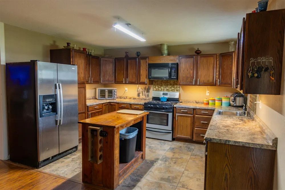 712 S Cherokee Street Locust Grove, OK 74352