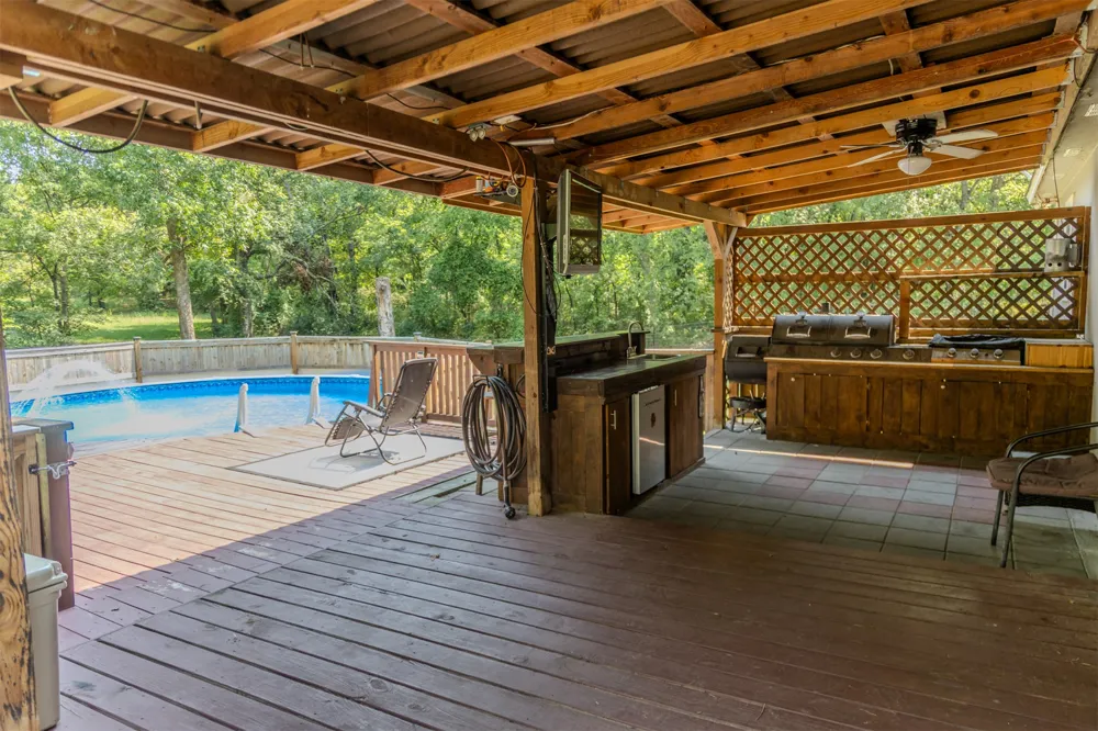 712 S Cherokee Street Locust Grove, OK 74352