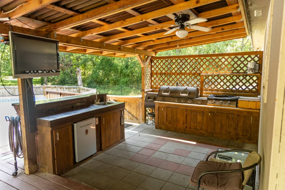 712 S Cherokee Street Locust Grove, OK 74352