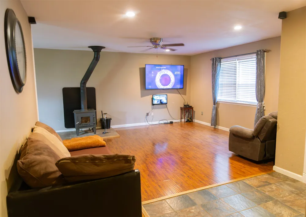 712 S Cherokee Street Locust Grove, OK 74352
