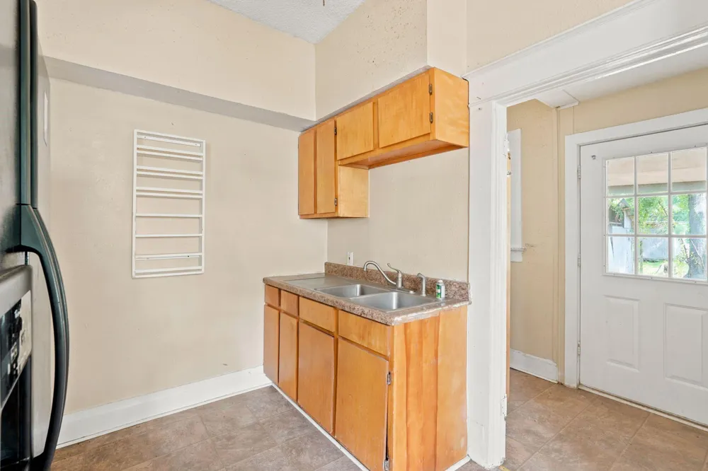 105 League Street Cleveland, TX 77327