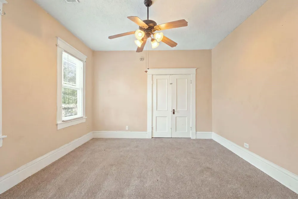 105 League Street Cleveland, TX 77327