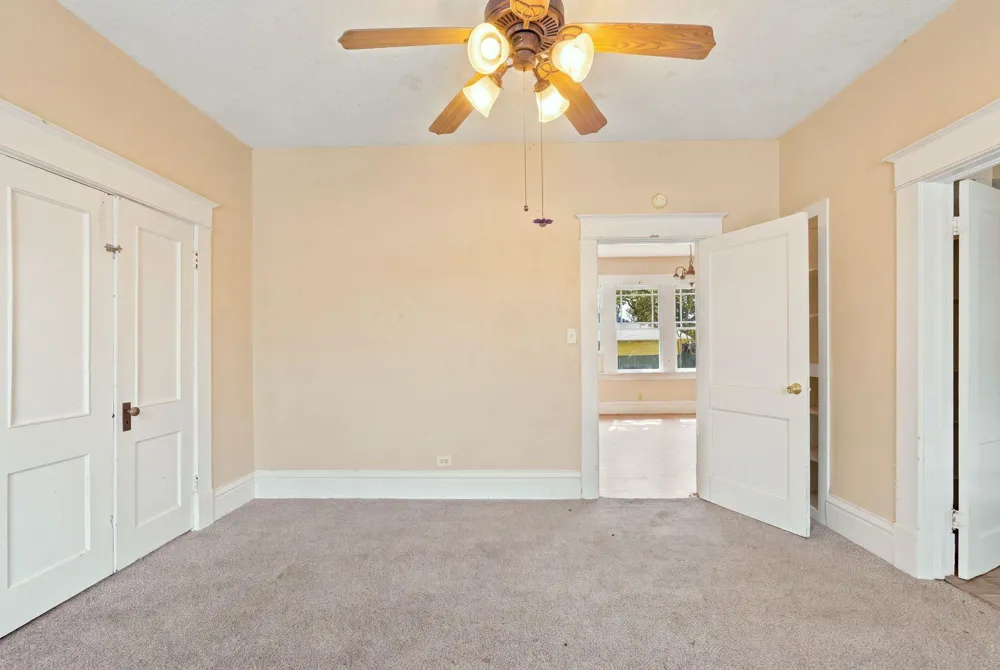 105 League Street Cleveland, TX 77327