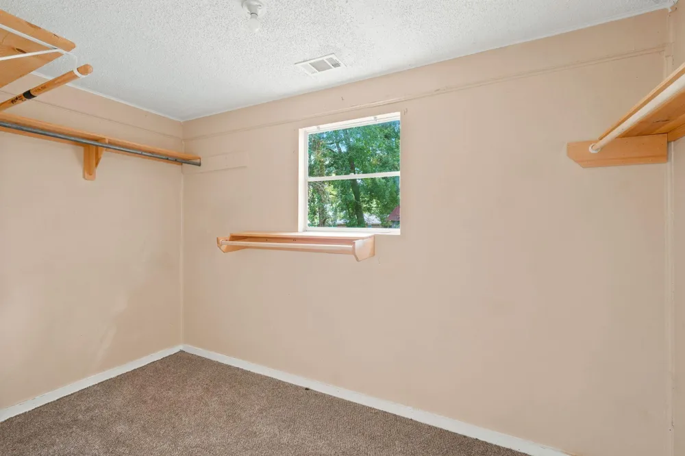 105 League Street Cleveland, TX 77327