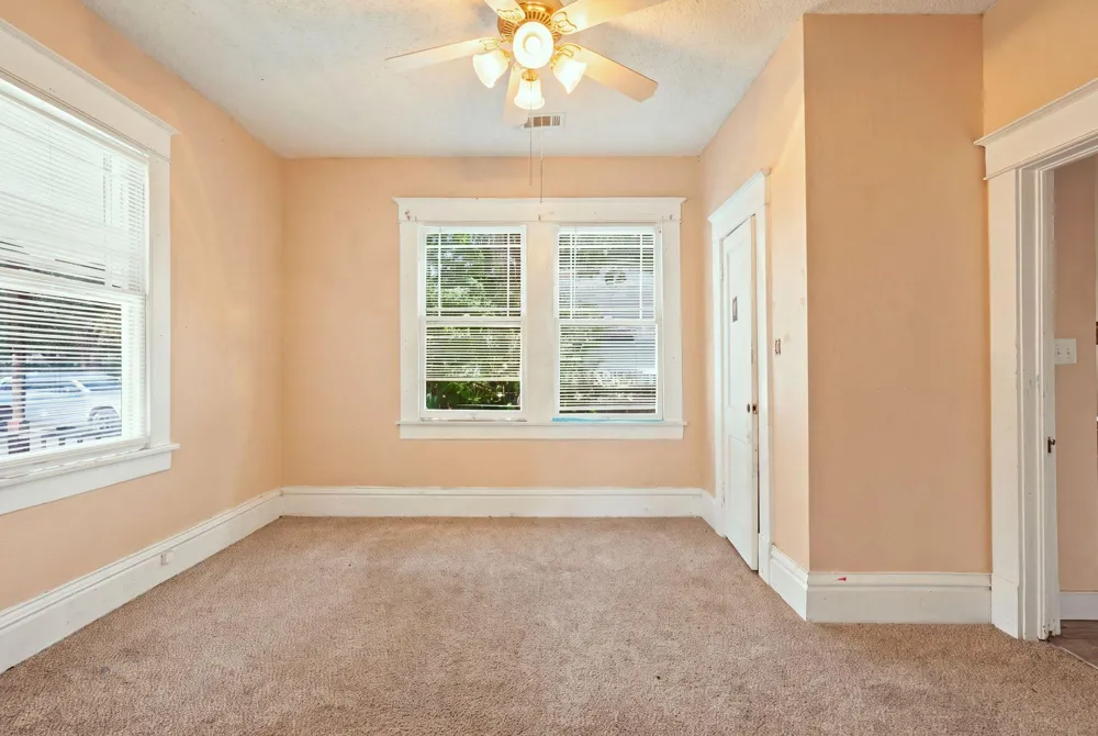 105 League Street Cleveland, TX 77327