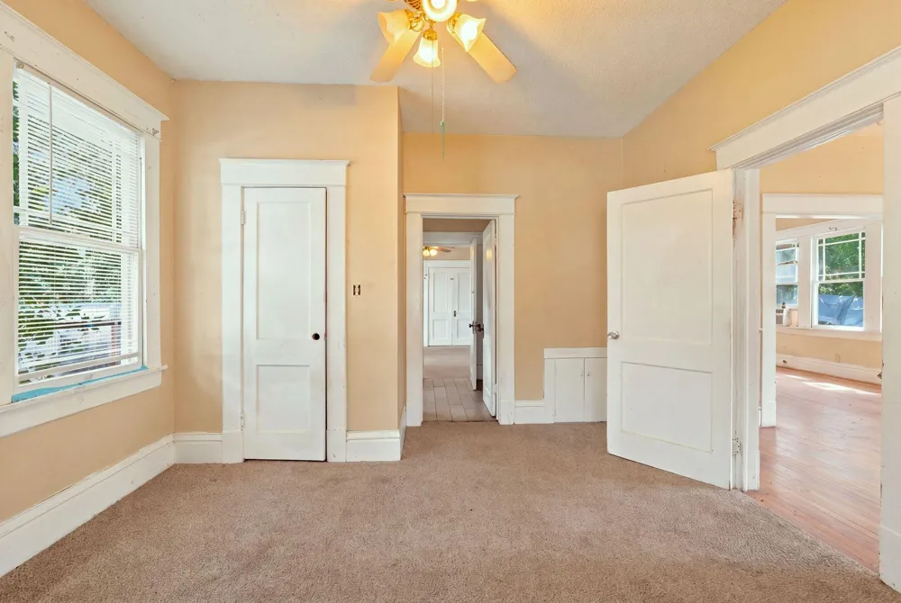 105 League Street Cleveland, TX 77327