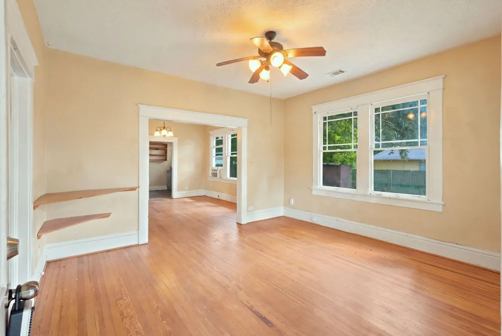 105 League Street Cleveland, TX 77327