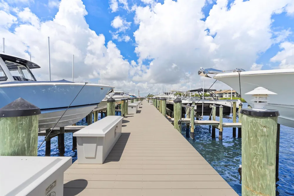 1600 NE Dixie Highway #4-107 Jensen Beach, FL 34957
