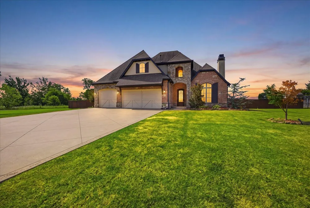 2114 E 176th Street S Mounds, OK 74047