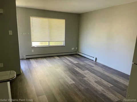 474 W Marshall
