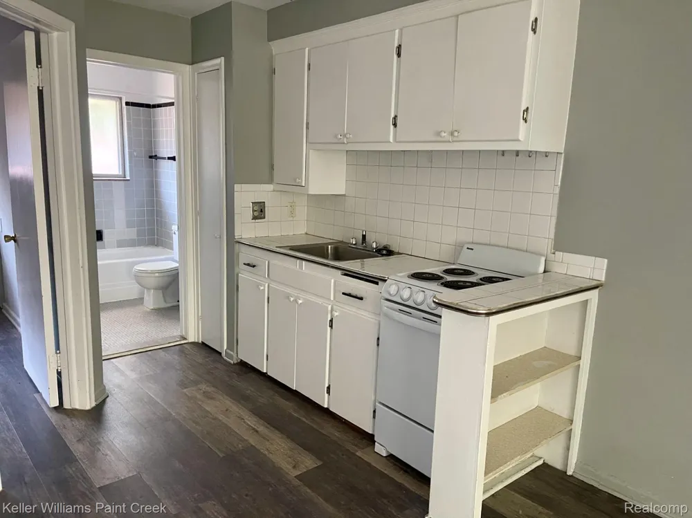 474 W Marshall Ferndale City, MI 48220