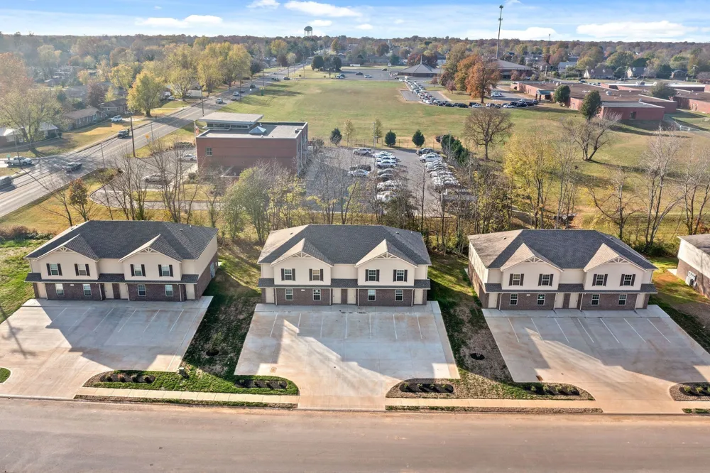 1000 Glenkirk Drive #D Clarksville, TN 37042