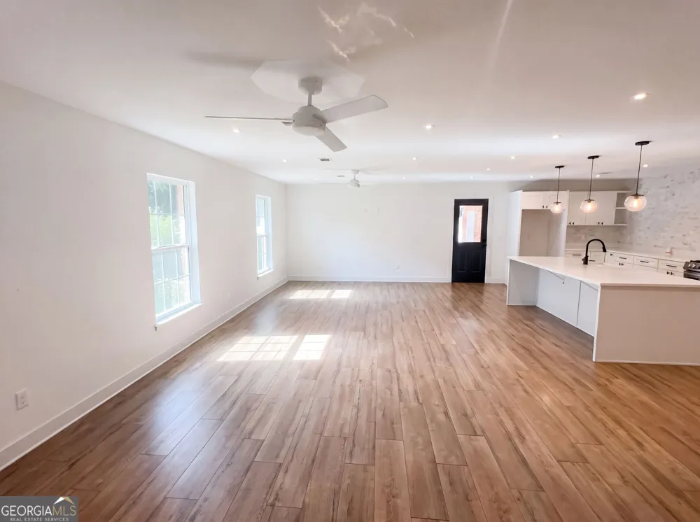 1625 Windsor DR Waycross, GA 31501