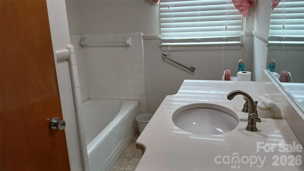 3830 Dowell Street Hickory, NC 28602