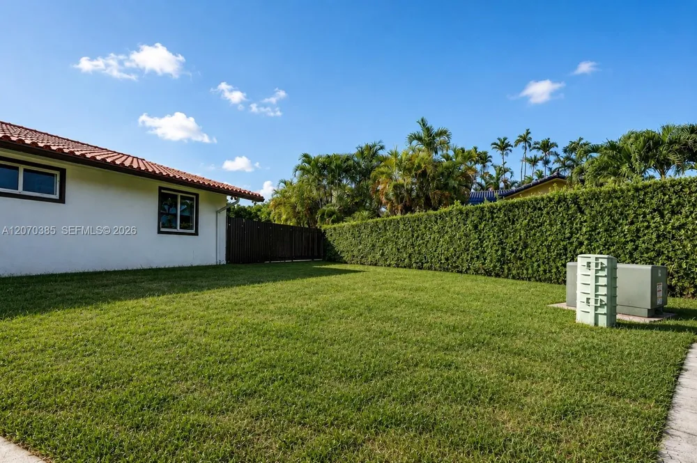 12231 SW 1st St Miami, FL 33184