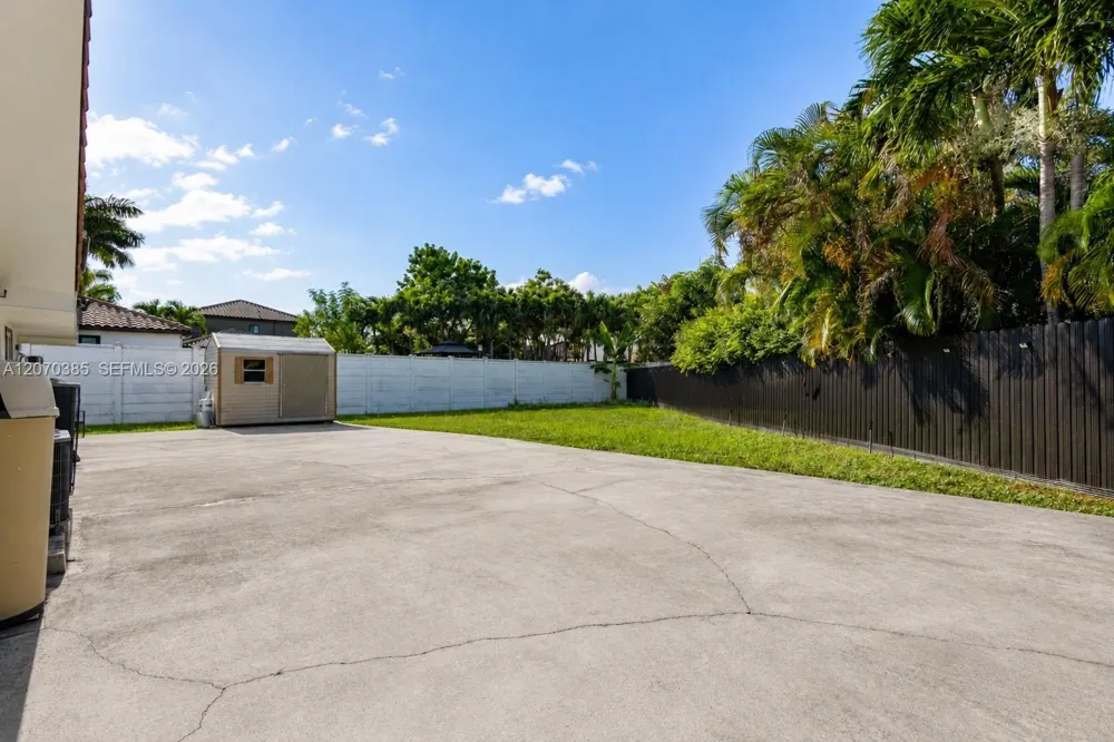 12231 SW 1st St Miami, FL 33184