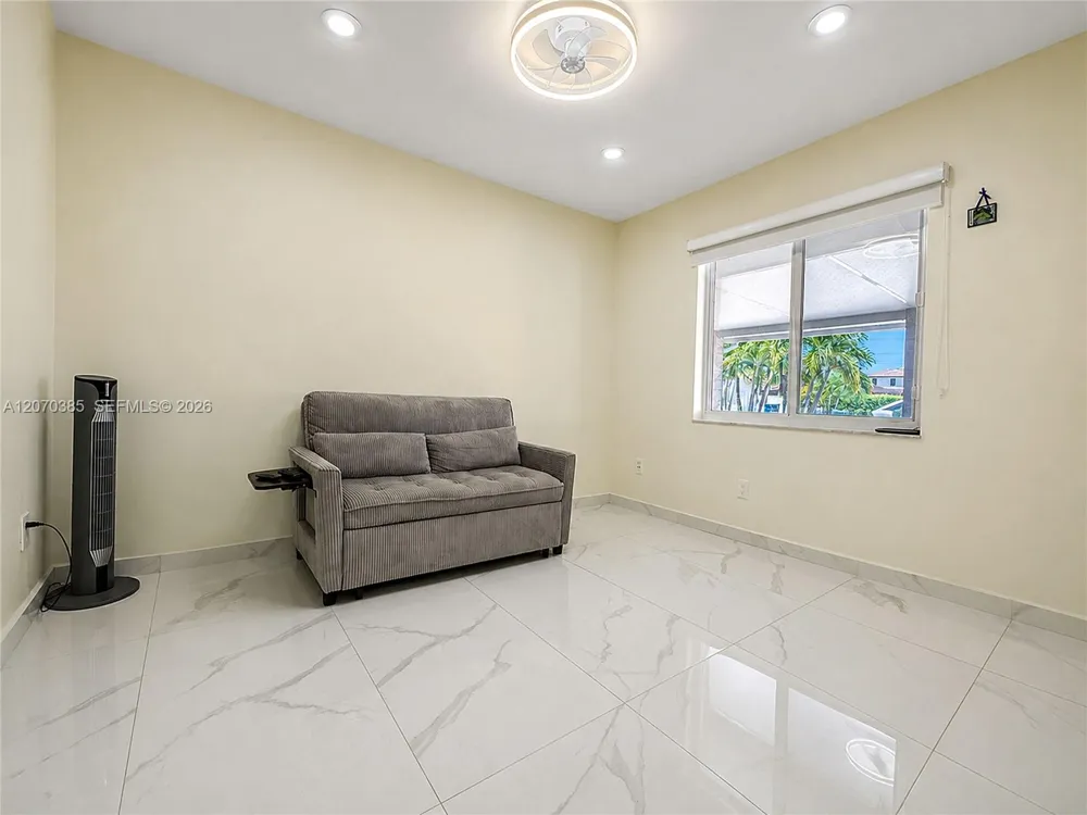 12231 SW 1st St Miami, FL 33184