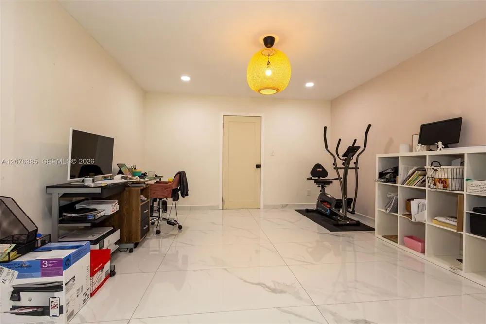 12231 SW 1st St Miami, FL 33184