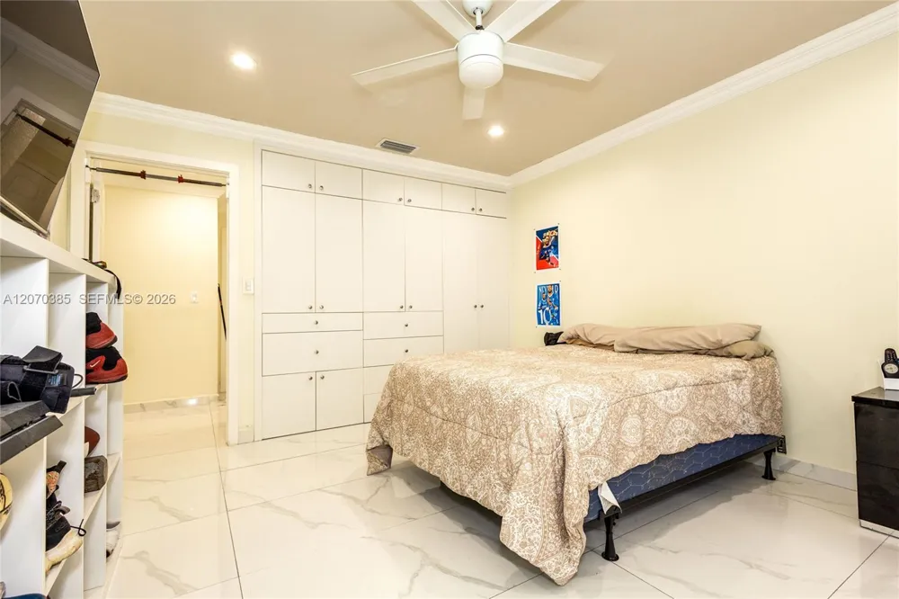 12231 SW 1st St Miami, FL 33184