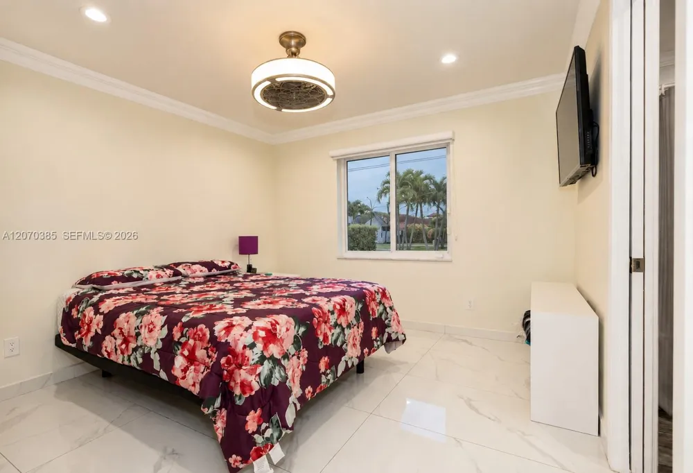 12231 SW 1st St Miami, FL 33184