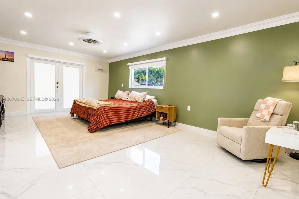 12231 SW 1st St Miami, FL 33184