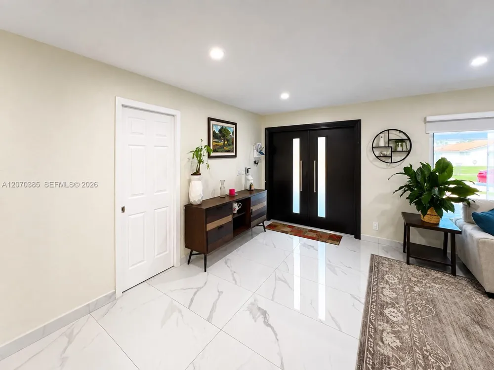 12231 SW 1st St Miami, FL 33184