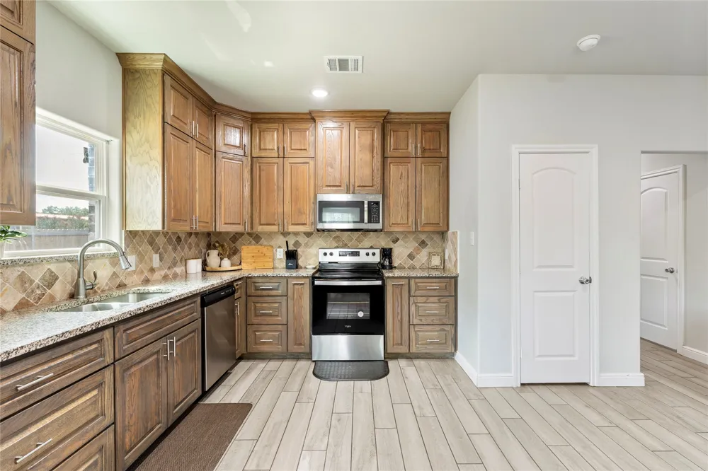 105 Lamar Street Hillsboro, TX 76645