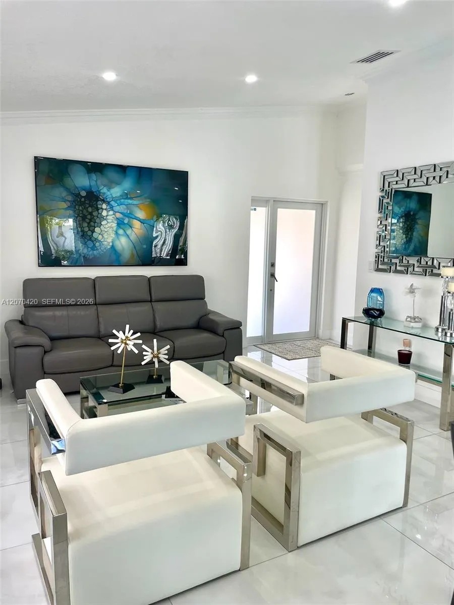 19342 SW 119th Ct Miami, FL 33177