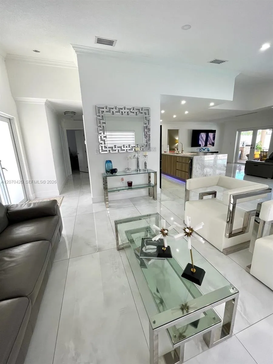 19342 SW 119th Ct Miami, FL 33177