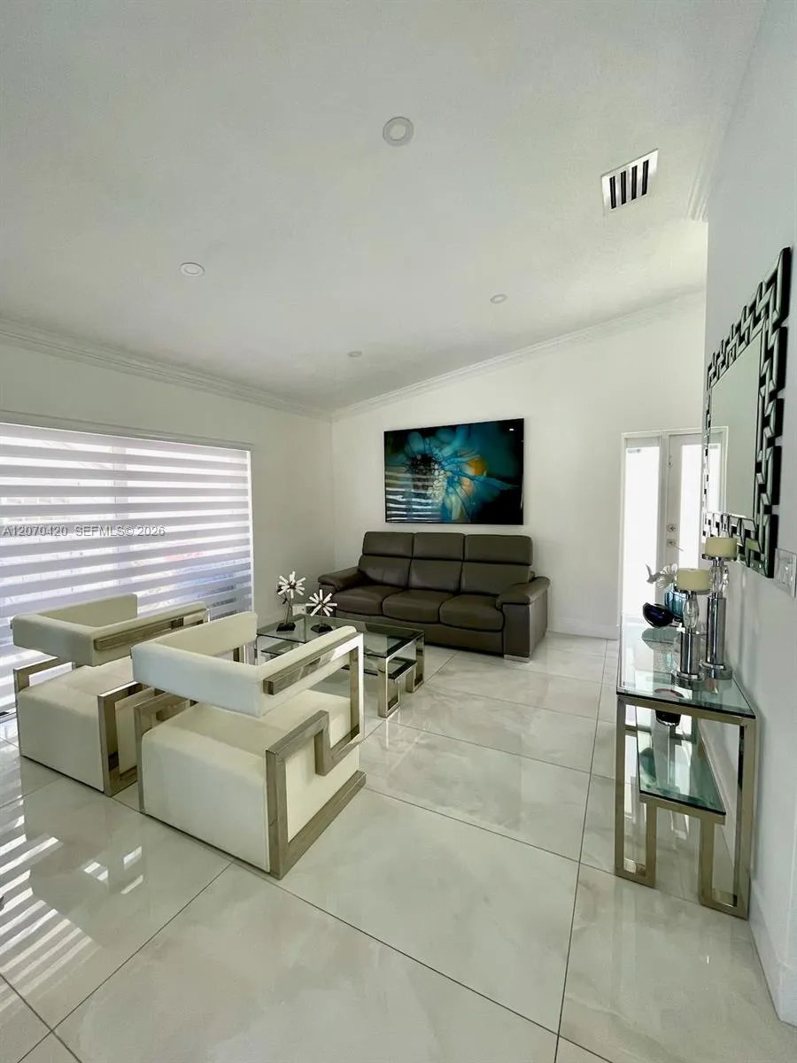 19342 SW 119th Ct Miami, FL 33177