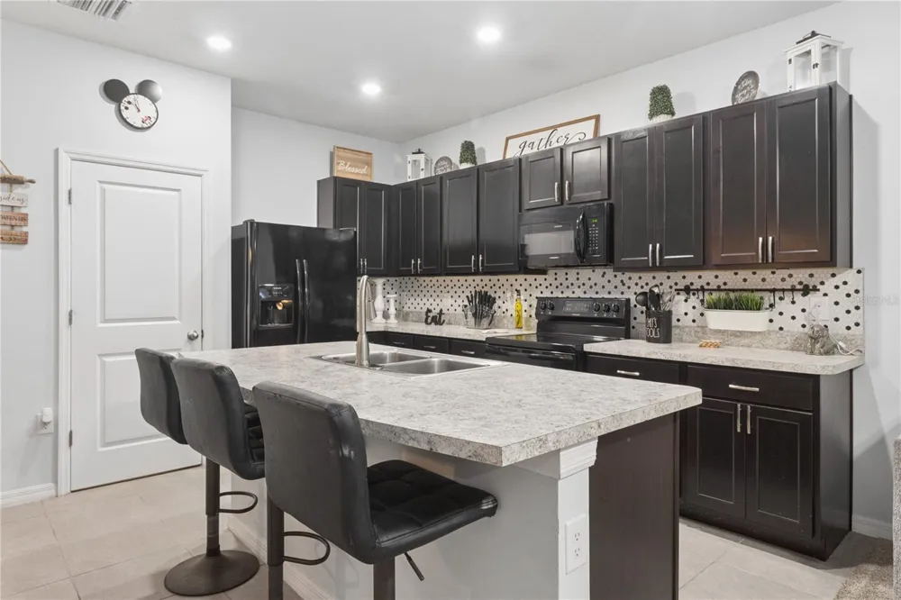 417 NEWMONT CIRCLE Ruskin, FL 33570