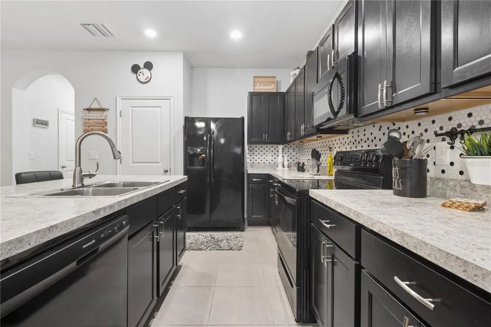 417 NEWMONT CIRCLE Ruskin, FL 33570