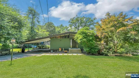 110 Cupsaw Avenue
