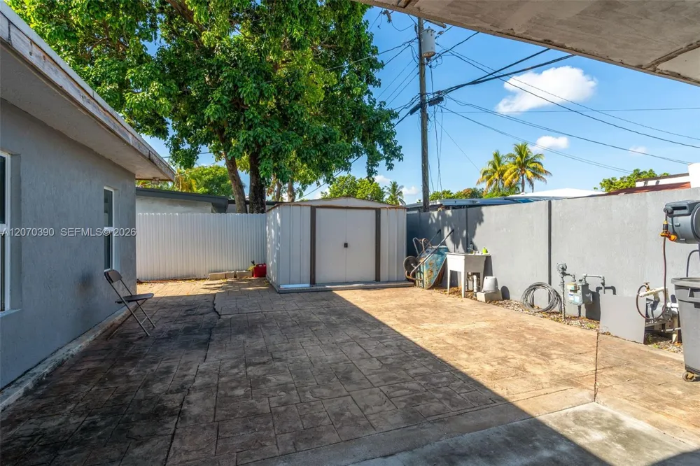820 E 10th Ave Hialeah, FL 33010