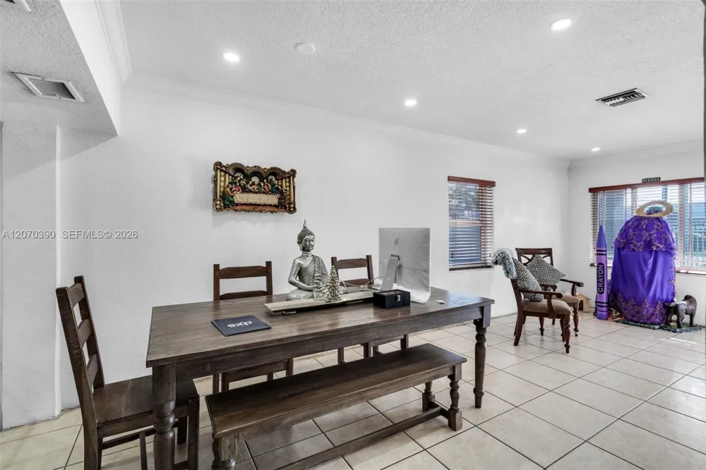 820 E 10th Ave Hialeah, FL 33010