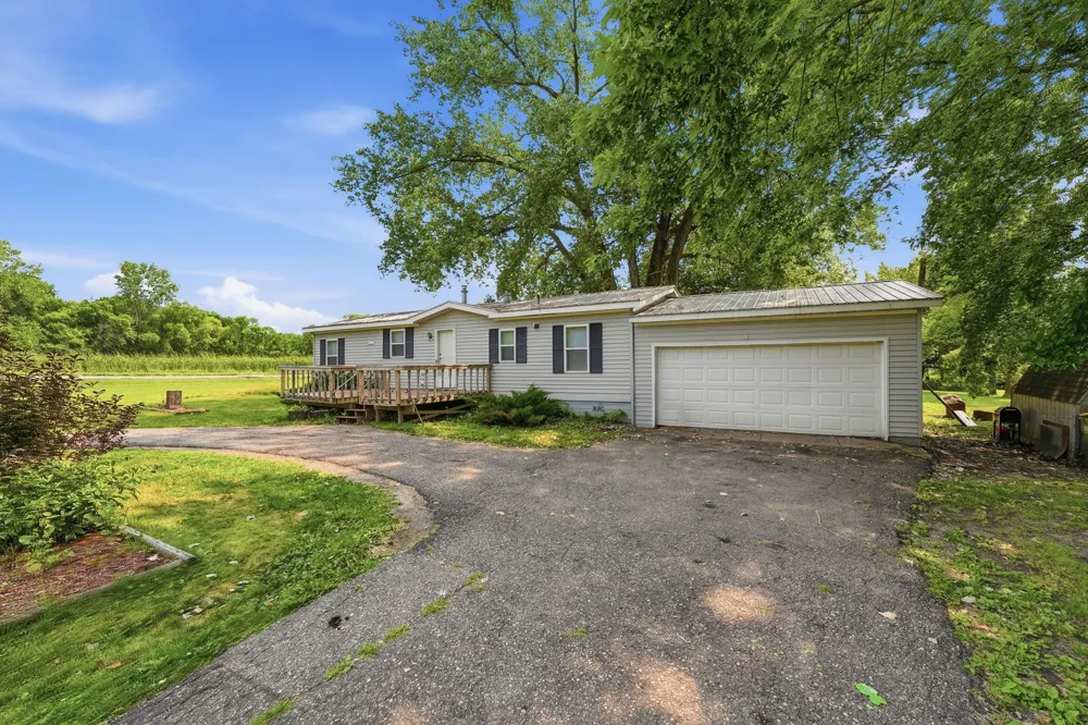 7091 153rd Avenue NE Spicer, MN 56288