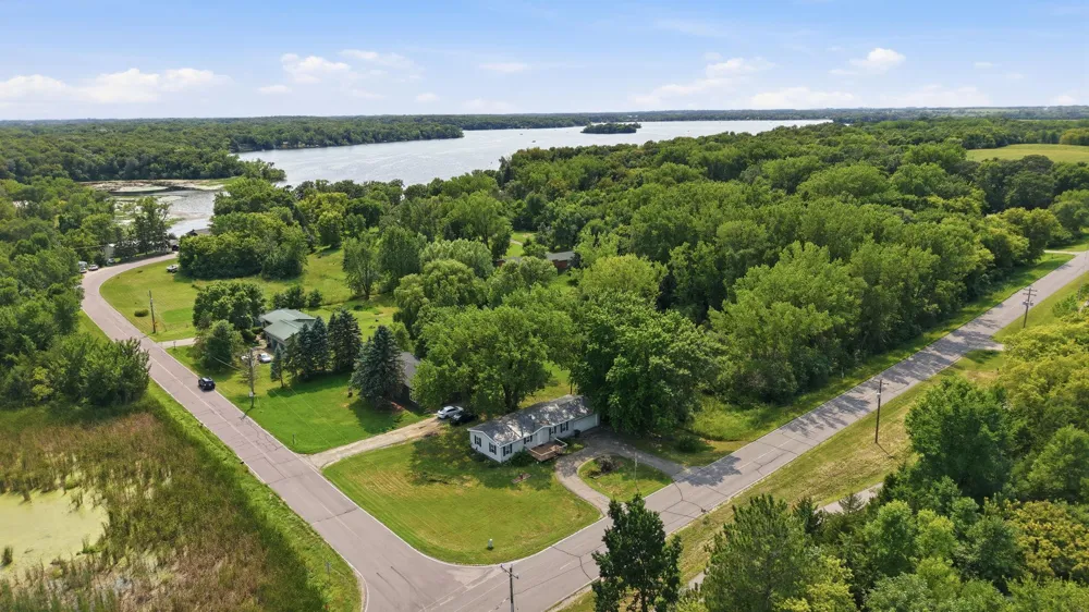 7091 153rd Avenue NE Spicer, MN 56288