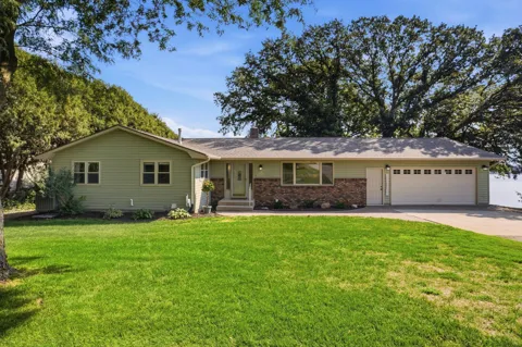 5641 Highway 71 NE