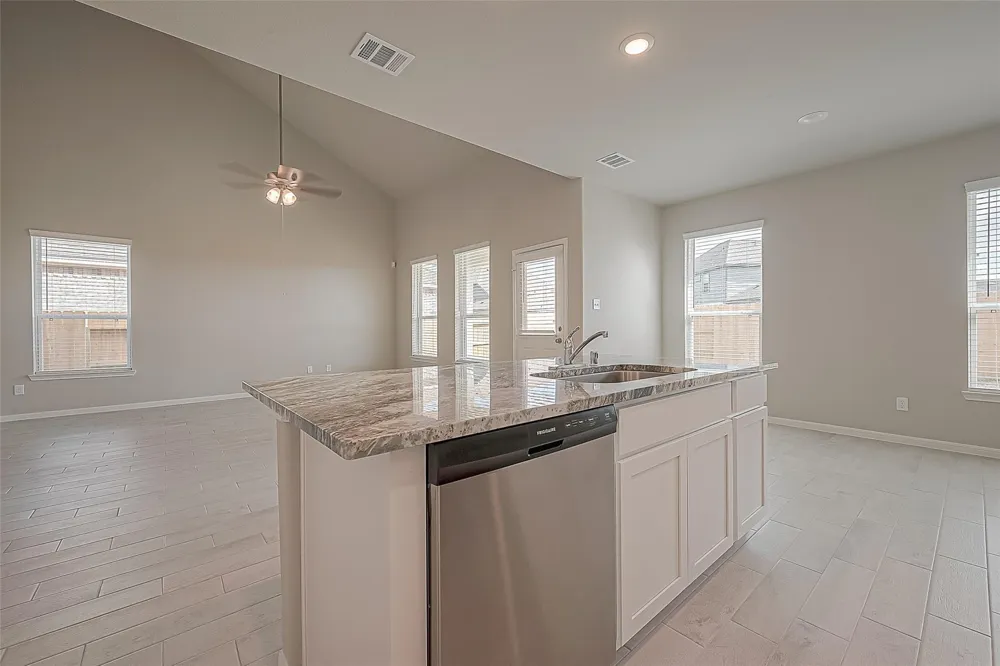 2923 Copper Falls Drive Iowa Colony, TX 77583