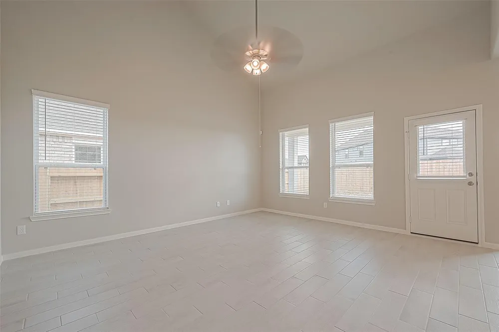 2923 Copper Falls Drive Iowa Colony, TX 77583