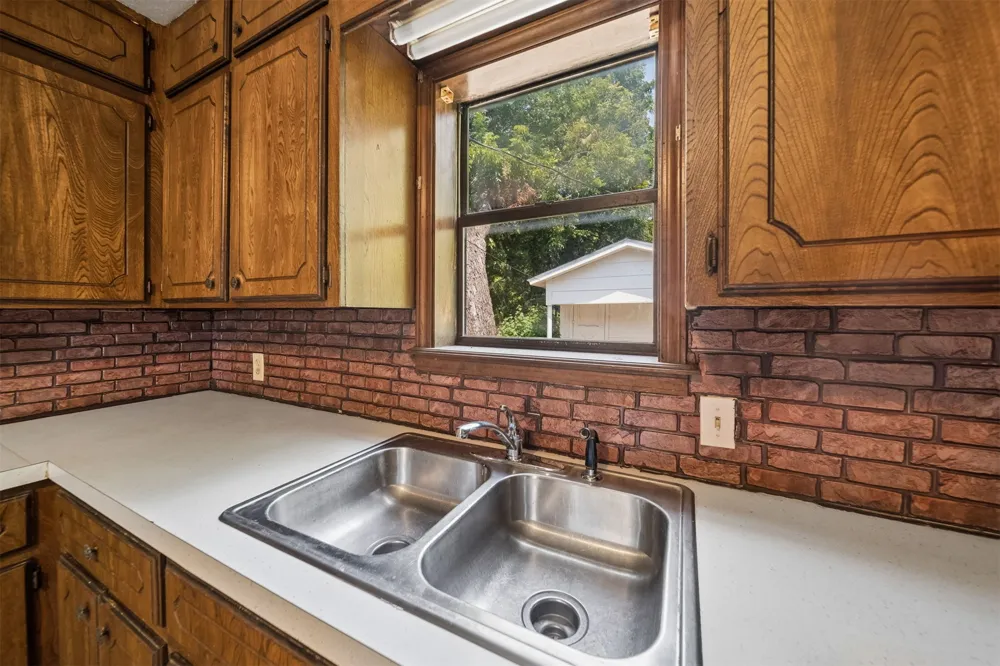 522 E 7th Ada, OK 74820