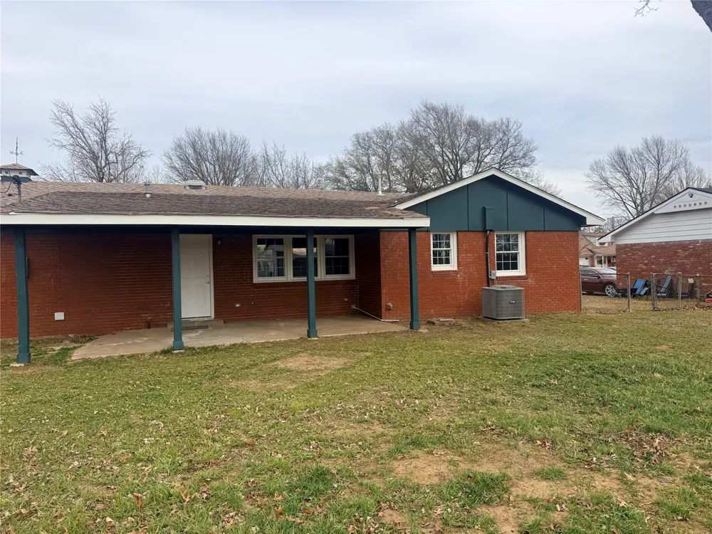 221 Rodman Circle Muskogee, OK 74403
