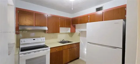 718 SE 8th St #6