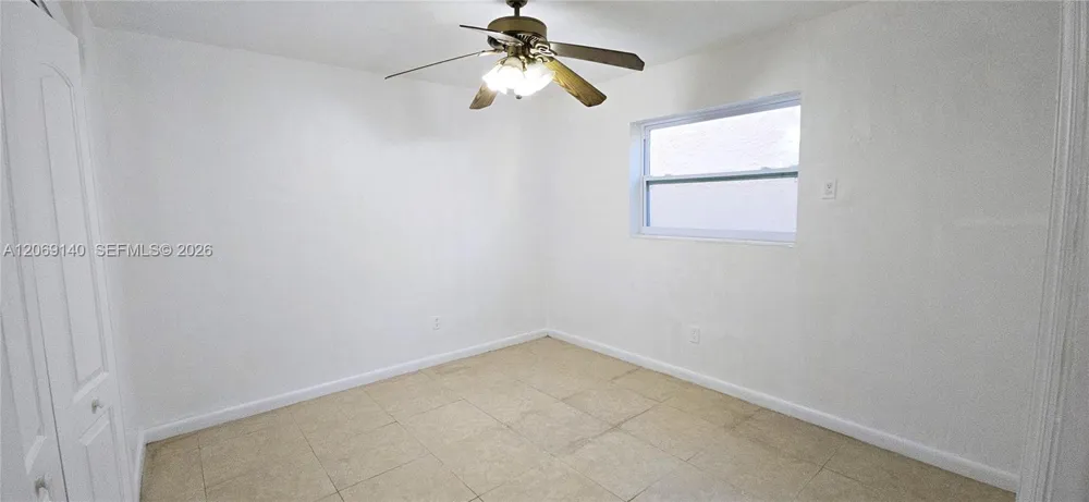 718 SE 8th St #6 Hialeah, FL 33010