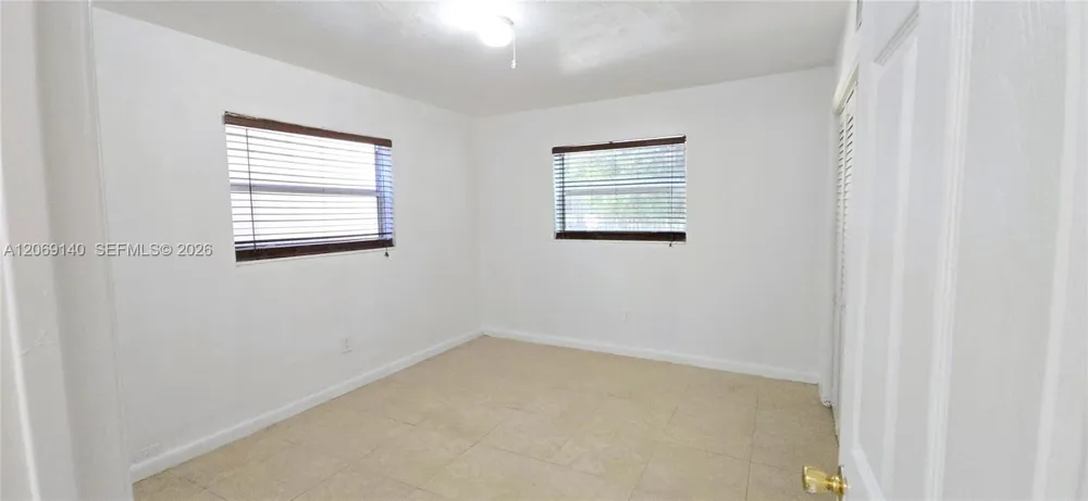 718 SE 8th St #6 Hialeah, FL 33010